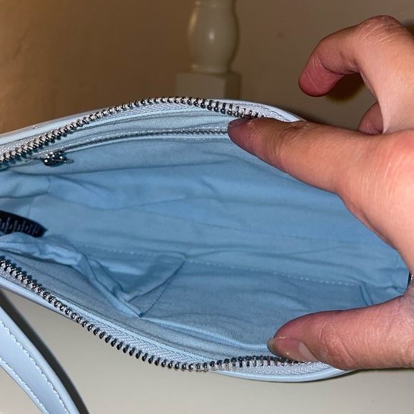 Brandy Melville baby blue mini shoulder bag - Picture 4 of 4